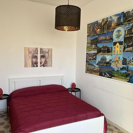 Mary'S Center House Apartment Catania Bagian luar foto