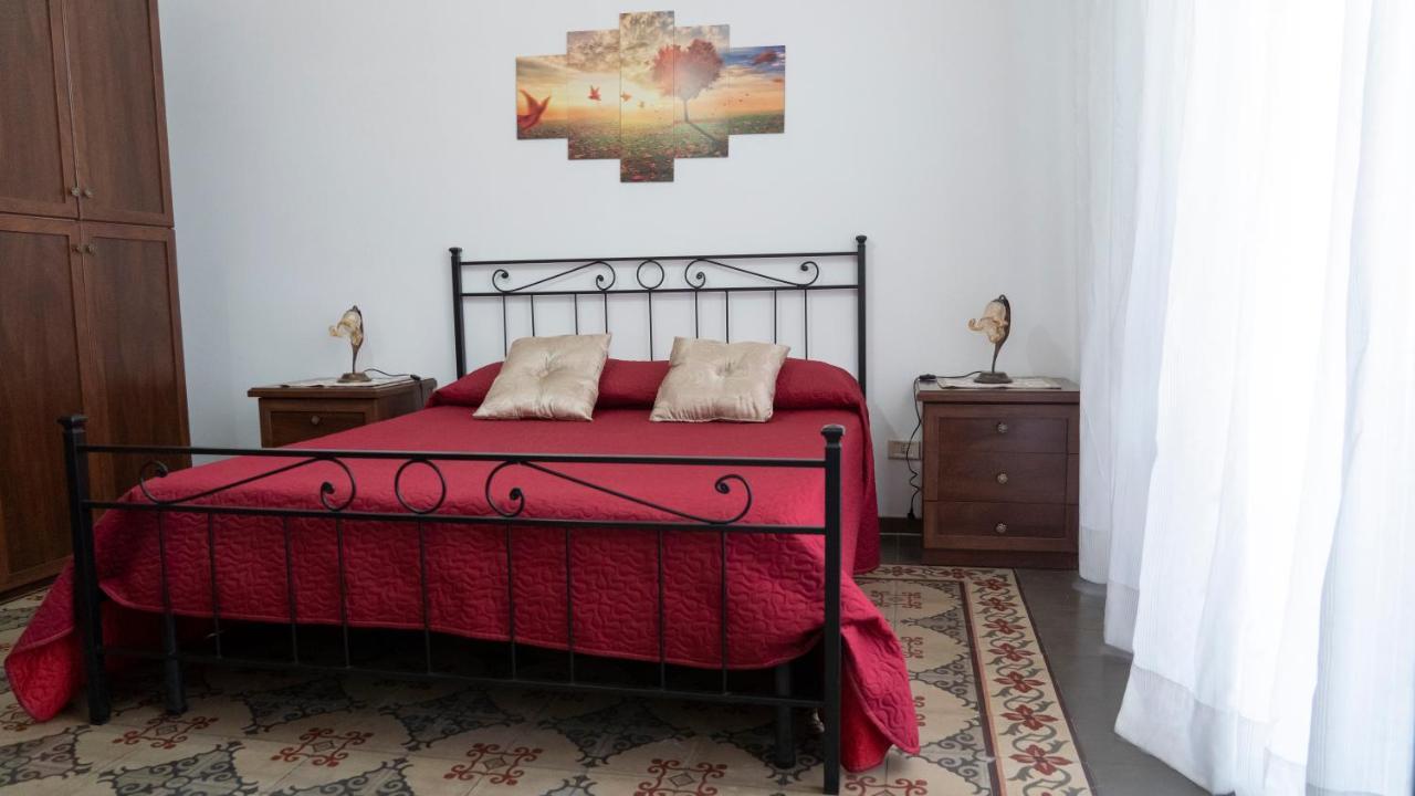 Mary'S Center House Apartment Catania Bagian luar foto