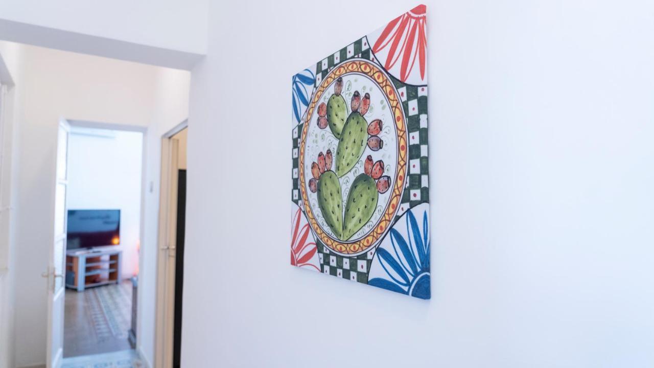 Mary'S Center House Apartment Catania Bagian luar foto