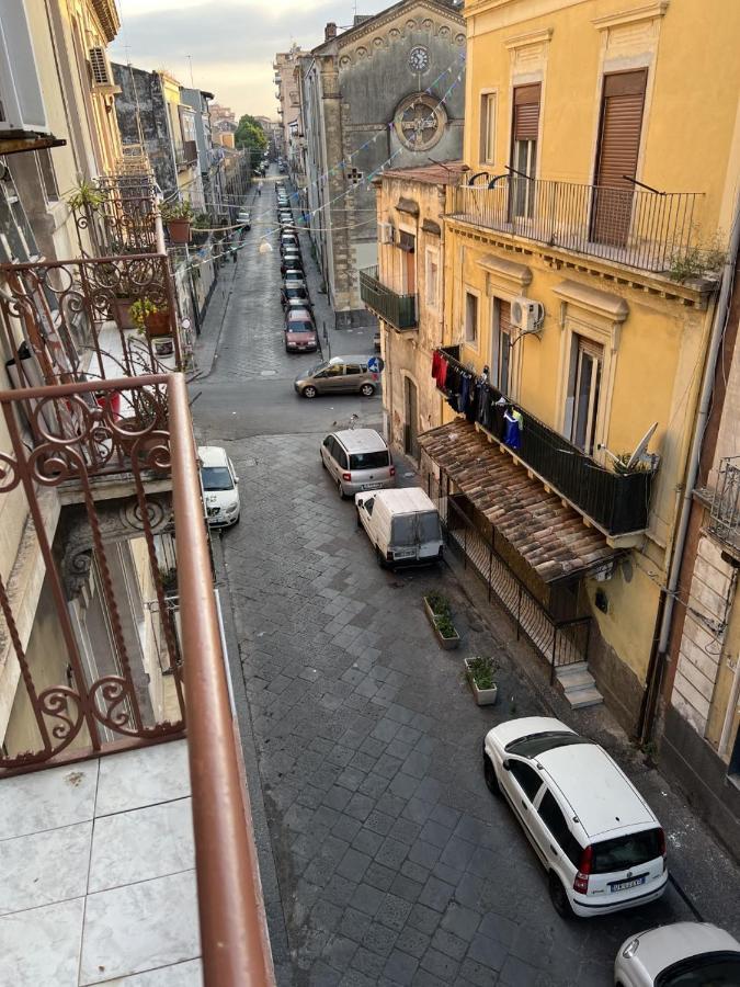 Mary'S Center House Apartment Catania Bagian luar foto