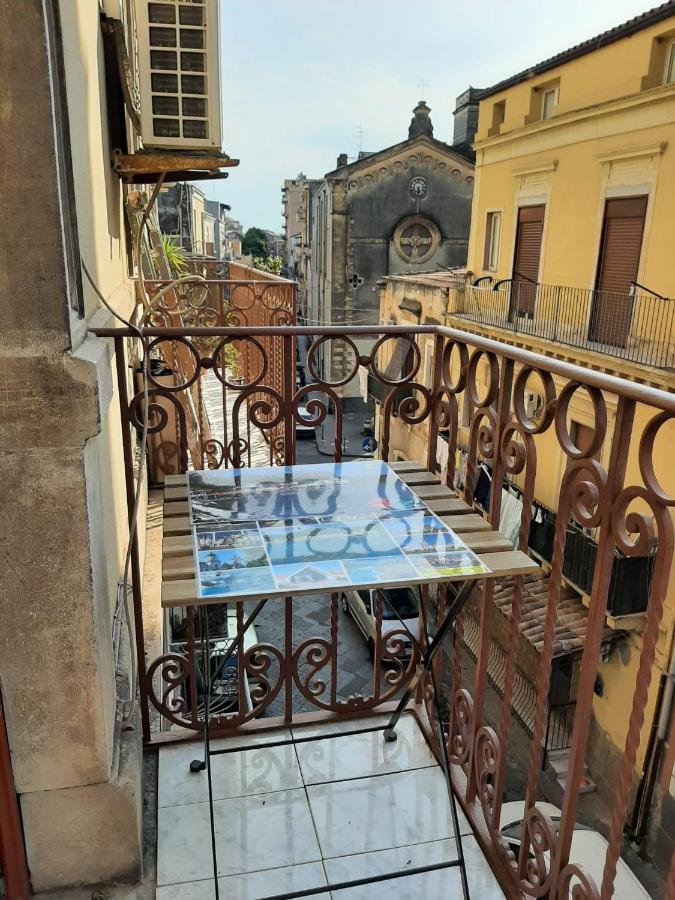Mary'S Center House Apartment Catania Bagian luar foto