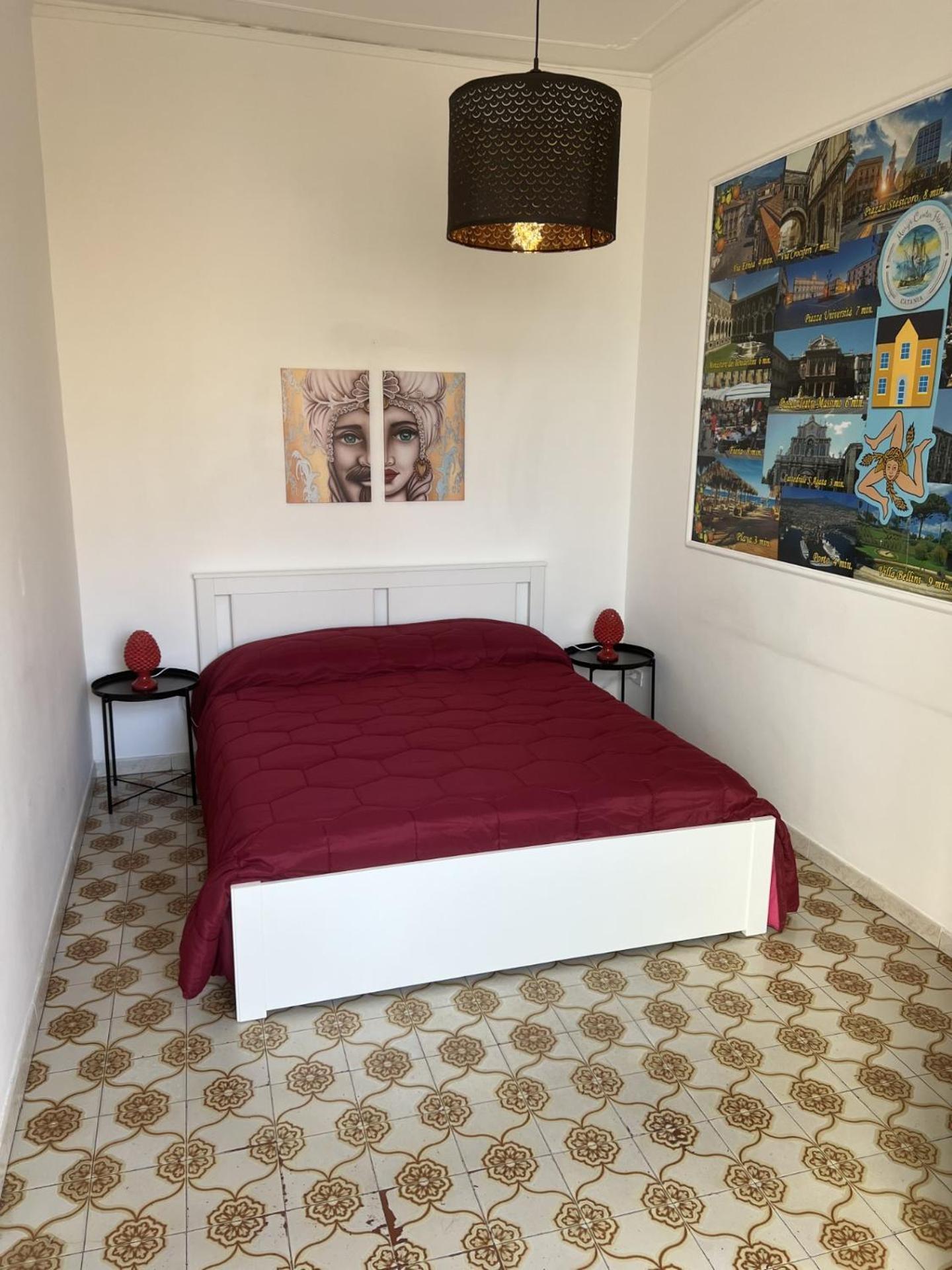 Mary'S Center House Apartment Catania Bagian luar foto